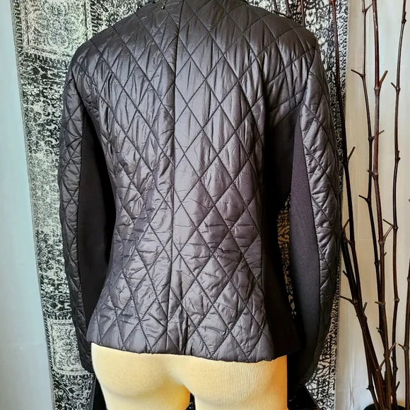 WHBM....STUNNING PUFFER JACKET - Picture 3 of 6